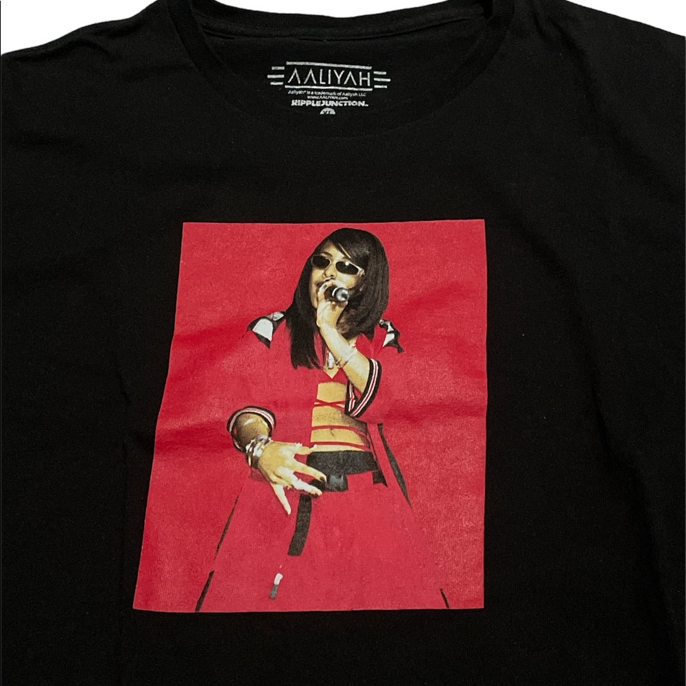 Womens Vintage Print Tee - Picture 2 of 2